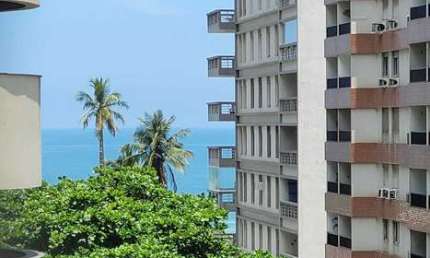 Apartamento alto padrão com 4 dormitórios sendo 1 suíte em praia de Pitangueiras-Guarujá/SP.