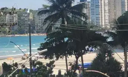 Apartamento com acesso a sacada e vista lateral mar, 2 dormitorios sendo 1 suíte -  PITANGUEIRAS-Guarujá/SP.