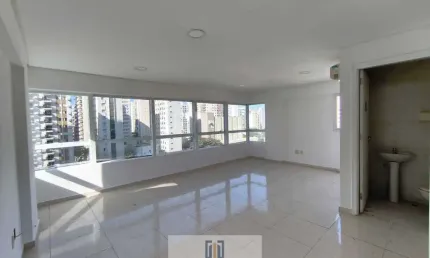 Sala comercial em prédio comercial na Pitangueiras - Guarujá/SP.