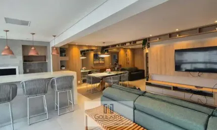 Apartamento alto padrão com sacada gourmet, 3 dormitório sendo 1 suíte, lazer completo no condomínio na praia das Pitangueiras-Guarujá/SP.