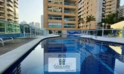 Apartamento alto padrão com acesso a sacada gourmet, 2 dormitórios climatizados sendo 1 suíte, lazer no condomínio - astúrias -guarujá/sp.