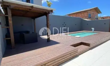 Casa com piscina + 4 vagas de garagem, Alto São Bento, Itapema - SC