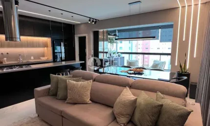 Apartamento com 4 quartos à venda na Rua 207, 112, Meia Praia, Itapema
