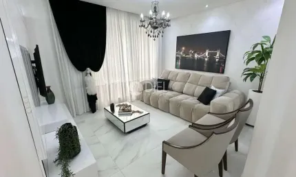 Apartamento com 4 suÍtes e 2 vagas, Meia Praia, Itapema - SC