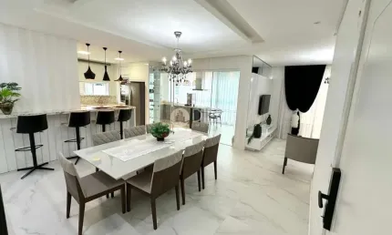 Um Ótimo apartamento com 4 suÍtes e 2 belas vagas!, Meia Praia, Itapema - SC