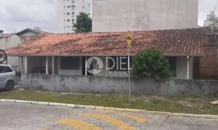 Casa com terreno na meia praia 252m², Meia Praia, Itapema - SC