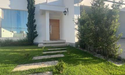 Casa Alto Padrão Mobiliada com Acabamentos Premium e infraestrutura Inteligente.