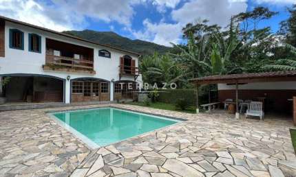 Casa à venda, 4 quartos, 1 suíte, 4 vagas, Alto - Teresópolis/RJ
