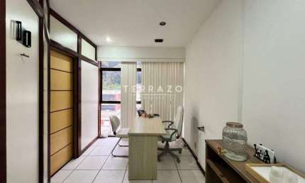 Sala comercial à venda na Avenida Lúcio Meira, Várzea, Teresópolis