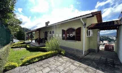 EXCELENTE CASA COM 4 QUARTOS NO PANORAMA POR R$ 990.000 - TERESÓPOLIS/RJ - cod 3426