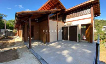 Casa em Condomínio à venda, 3 quartos, 2 suítes, 1 vaga, Albuquerque - Teresópolis/RJ