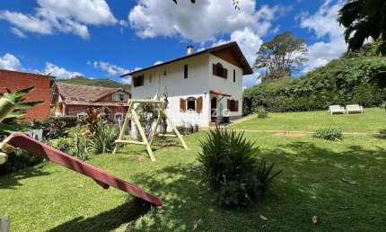 Casa à venda, 4 quartos, 1 suíte, 2 vagas, Golfe - Teresópolis/RJ