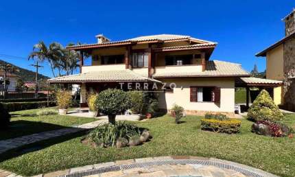 Casa em condomínio com 4 suítes e 186m² - Alto - Teresópolis/Rj - Cód 5103
