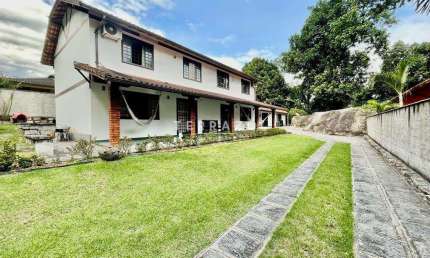 Casa em Condomínio à venda, 5 quartos, 3 suítes, 6 vagas, Centro - Guapimirim/RJ