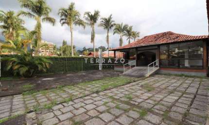 Casa para aluguel, 4 quartos, 10 vagas, Várzea - Teresópolis/RJ