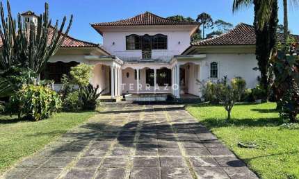Casa Comercial no estilo Arabe / 4 suítes / 450m² / Tijuca-Teresópolis