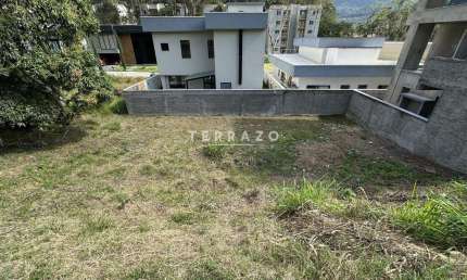Terreno em condomínio com 220 m² - Posse - Teresópolis/RJ