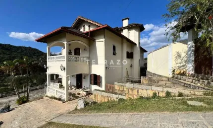 Casa à venda, 4 quartos, 4 suítes, 10 vagas, Golfe - Teresópolis/RJ