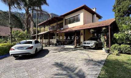 Casa à venda, 6 quartos, 3 suítes, 2 vagas, Comary - Teresópolis/RJ