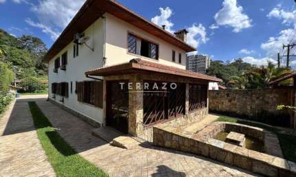 Casa para aluguel, 8 quartos, 2 suítes, 10 vagas, Várzea - Teresópolis/RJ