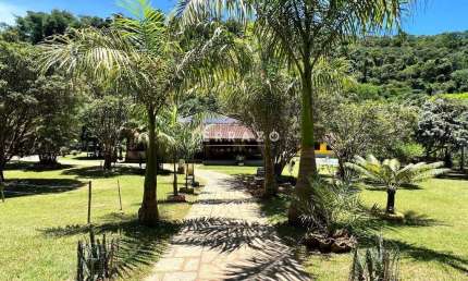 Sítio à venda, 8 quartos, 2 suítes, 9 vagas, Colônia Alpina - Teresópolis/RJ