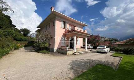 Casa à venda, 4 quartos, 10 vagas, Várzea - Teresópolis/RJ