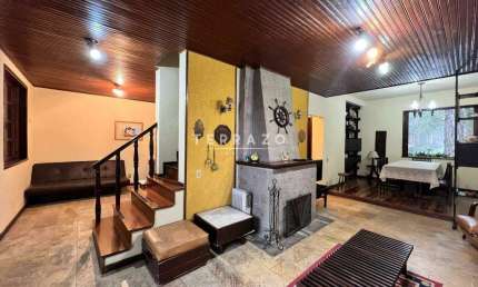 Casa em Condomínio à venda, 4 quartos, 1 suíte, 3 vagas, Alto - Teresópolis/RJ