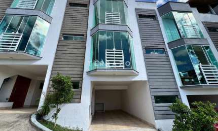 Casa em Condomínio à venda, 3 quartos, 2 vagas, Fazendinha - Teresópolis/RJ