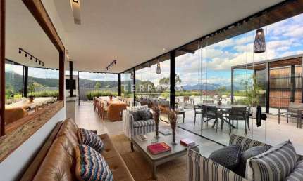 Casa em Condomínio à venda, 4 quartos, 4 suítes, 5 vagas, Parque do Imbui - Teresópolis/RJ