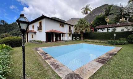 Casa à venda, 4 quartos, 4 suítes, 2 vagas, Iucas - Teresópolis/RJ
