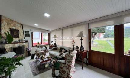Casa em Condomínio à venda, 3 quartos, 1 suíte, 3 vagas, Alto - Teresópolis/RJ