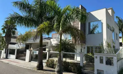 Casa com 3 quartos à venda na Rua das Cambiúnas, Pedra Branca, Palhoça