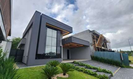 Casa de 3 dormitórios com 1 suíte no Condomínio Reserva da Pedra