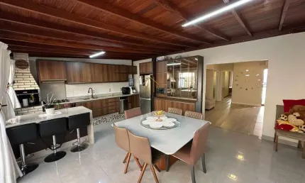 Casa em condomínio fechado com 2 quartos à venda na Avenida Paulo Roberto Vidal, Bela Vista, Palhoça
