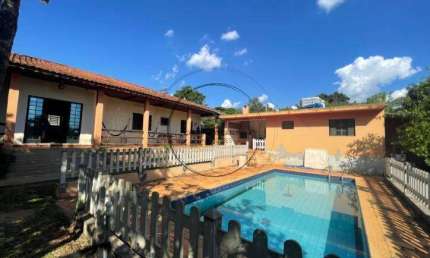 Chácara à venda em Atibaia-SP, Chácaras Fernão Dias - 5 quartos, 1 suíte, 4 banheiros, 280m² - Imperdível!