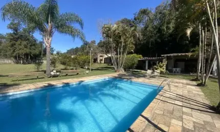 Exclusivo sítio à venda rua principal do bairro do portão