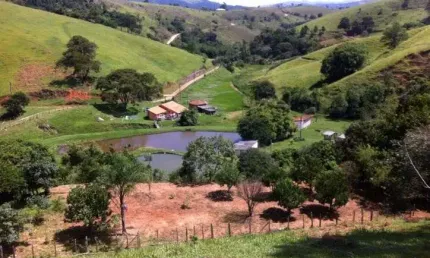 Fazenda de 48 Alqueires à Venda em Piracaia: Oportunidade Única