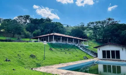 Sítio à Venda em Piracaia com 35000m² no perímetro urbano