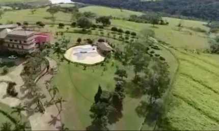 Fazenda Referência Exclusiva com represa e gados de elite