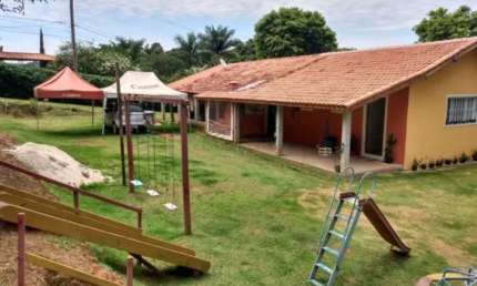Chácara à venda em Atibaia-SP, bairro Estância Santa Maria do Laranjal ACEITA PERMUTA