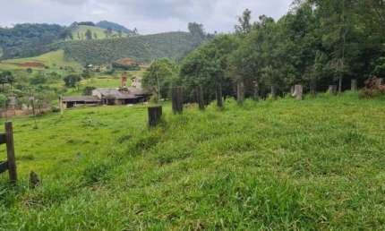 Oportunidade: Sítio de 16 alqueires com vista deslumbrante em Piracaia