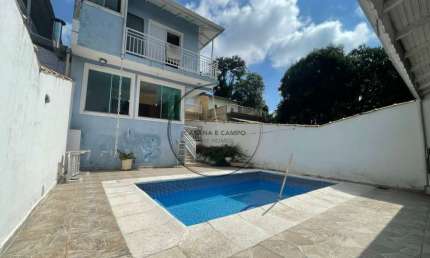Excelente casa com piscina em Terra Preta - Mairiporã