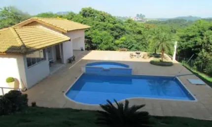 Luxuosa casa em condomínio serra da estrela, atibaia-sp: 4 quartos, 2 suítes, 6 banheiros, 999m² de área