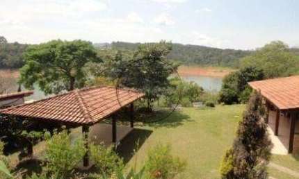 Chácara à Venda em Piracaia com Acesso à Represa e 6 Dormitórios