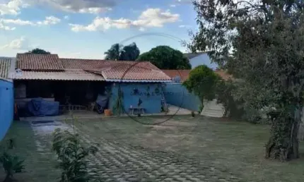 Casa à venda em atibaia-sp: 2 quartos, 1 suíte, 1 sala, 2 banheiros, 4 vagas de garagem, 140m² - jardim dos pinheiros!