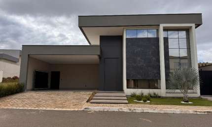 Casa com 3 quartos à venda na Rua Coronel Cirilo Lopes de Morais, Centro, Caldas Novas