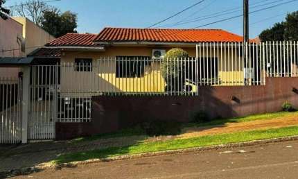 Casa para Venda em Dois Vizinhos, Centro Sul, 4 dormitórios, 1 suíte, 3 banheiros, 2 vagas