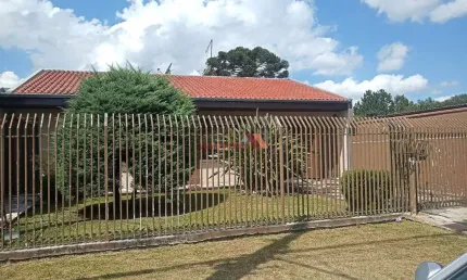 Casa Mobiliada à Venda em Tindiquera, Araucária - 628,20m² com Arquitetura Contemporânea