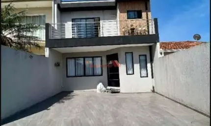 Linda Oportunidade! Sobrado à Venda em Araucária - PR