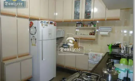 Sobrado com 3 dormitórios à venda, 196 m² por R$ 850.000,00 - Campestre - Santo André/SP
